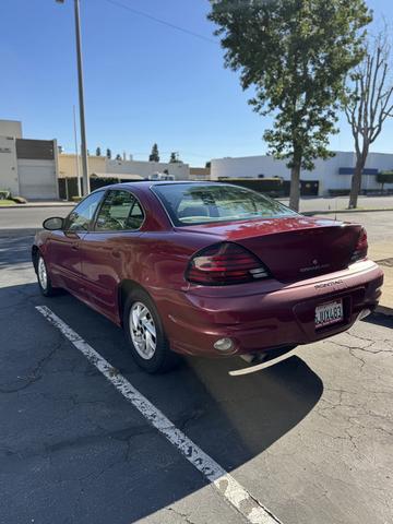 Photo of 2004 Red Pontiac Grand Am