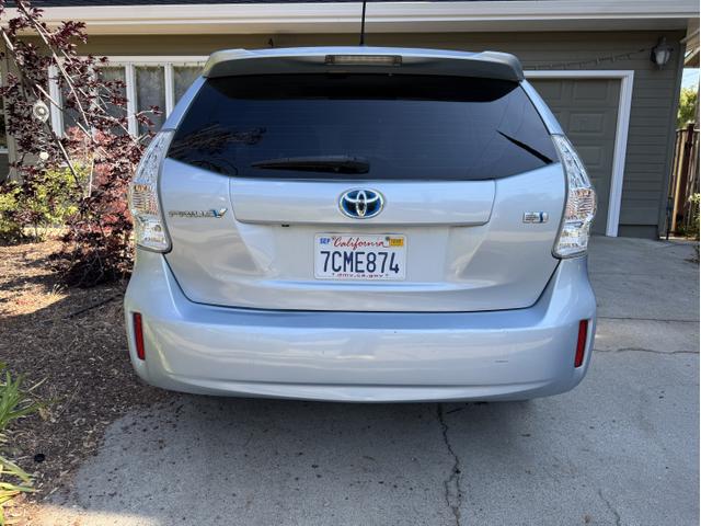 Photo of 2013 Blue Toyota Prius v
