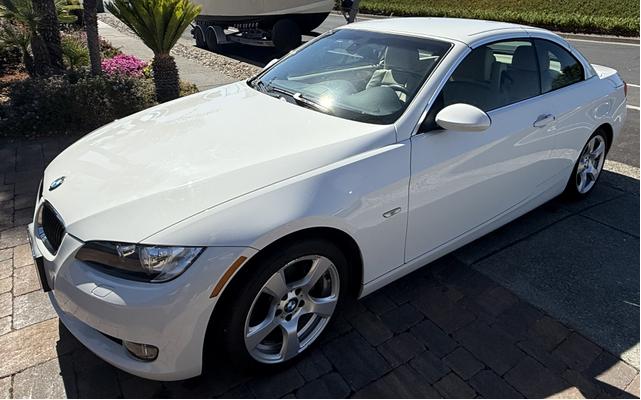 Photo of 2009 White BMW 328