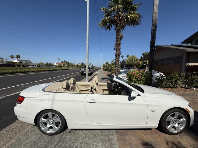Photo of 2009 White BMW 328