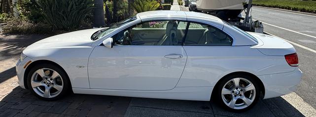 Photo of 2009 White BMW 328