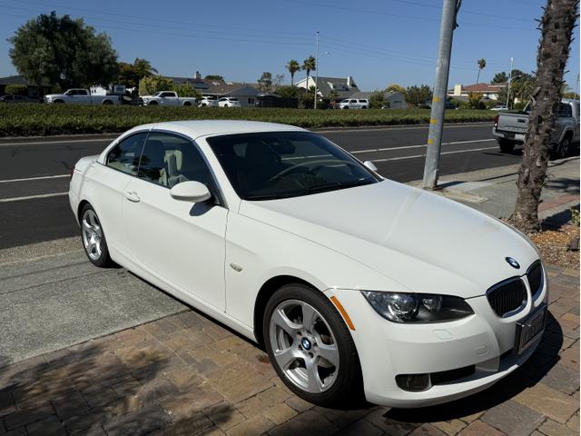 Photo of 2009 White BMW 328