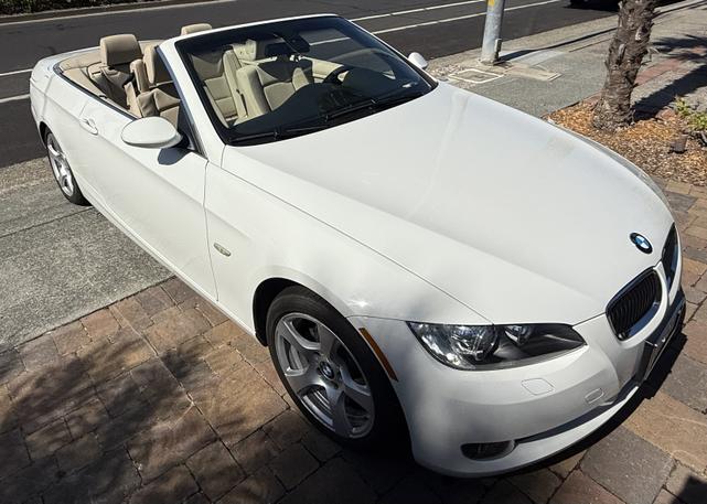 Photo of 2009 White BMW 328