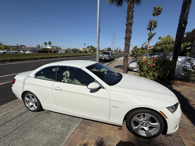 Photo of 2009 White BMW 328