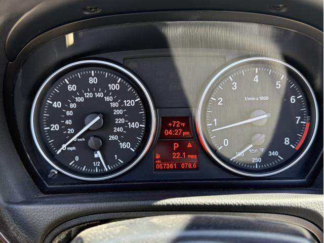Photo of 2009 White BMW 328