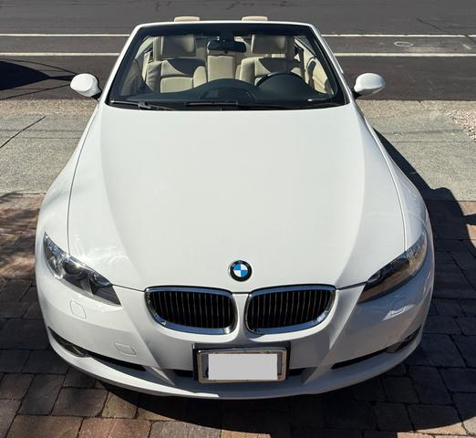 Photo of 2009 White BMW 328