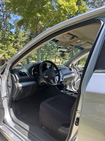Photo of 2016 Silver Subaru Legacy