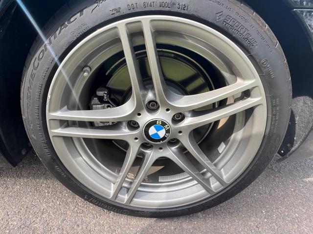 Photo of 2011 Black BMW 335