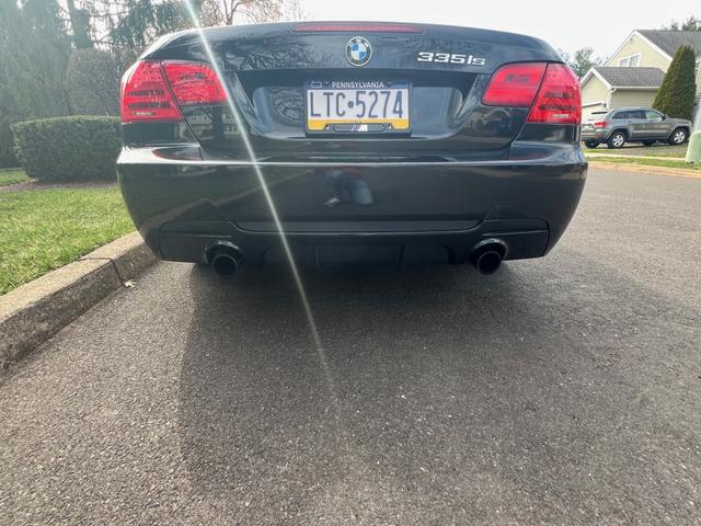 Photo of 2011 Black BMW 335