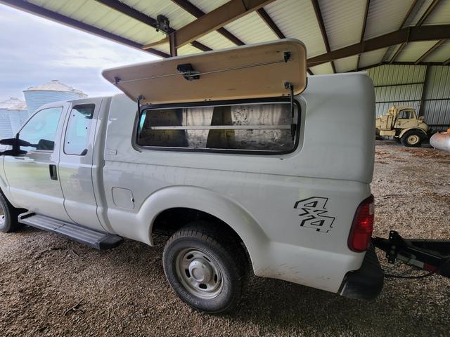 Photo of 2015 White Ford F-250