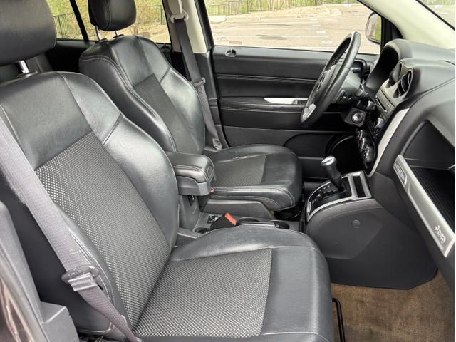 Photo of 2016 Gray Jeep Compass