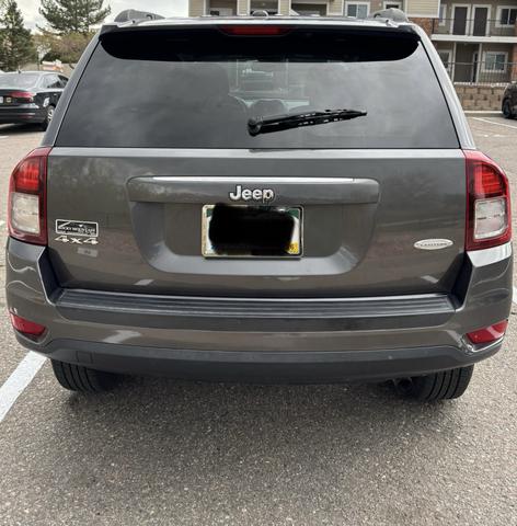 Photo of 2016 Gray Jeep Compass