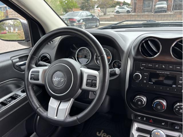 Photo of 2016 Gray Jeep Compass