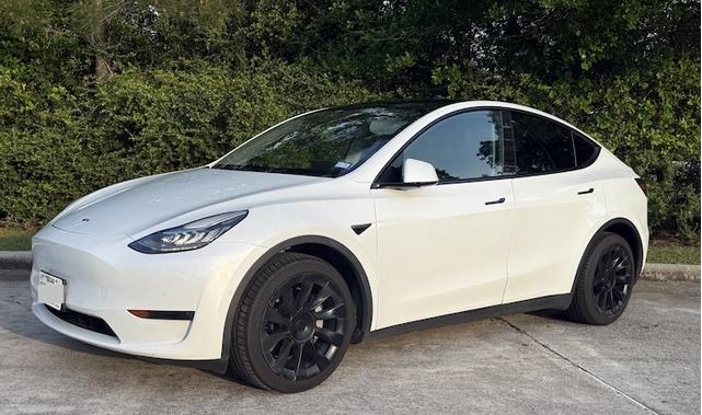 Photo of 2021 White Tesla Model Y