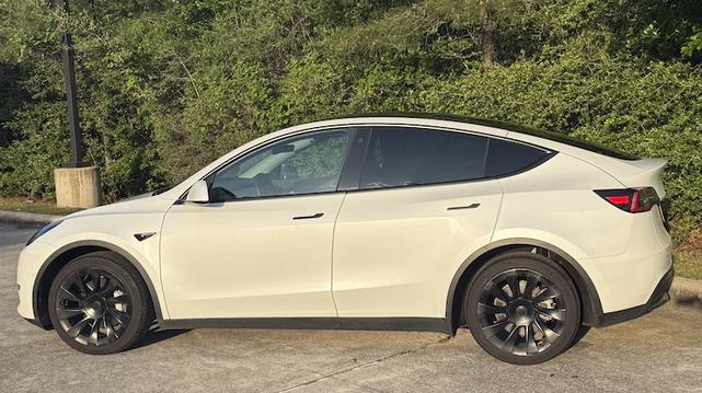 Photo of 2021 White Tesla Model Y
