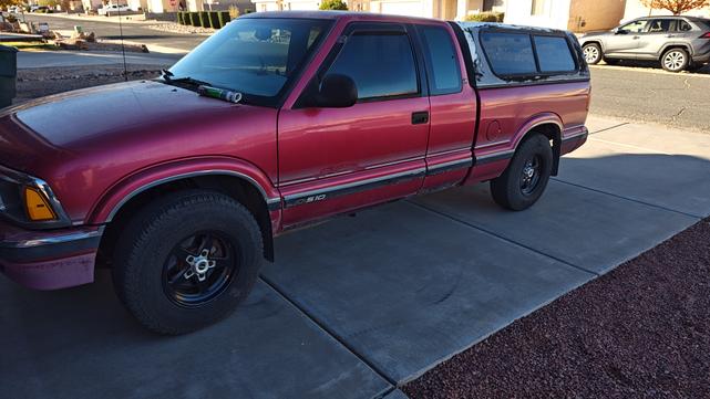 Photo of 1994 Red Chevrolet S-10