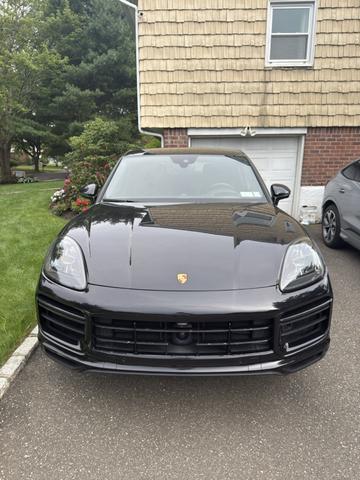 Photo of 2020 Black Porsche Cayenne