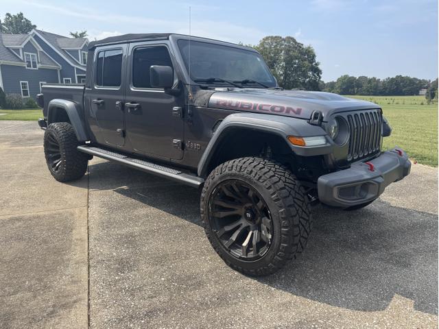 Photo of 2020 Gray Jeep Gladiator