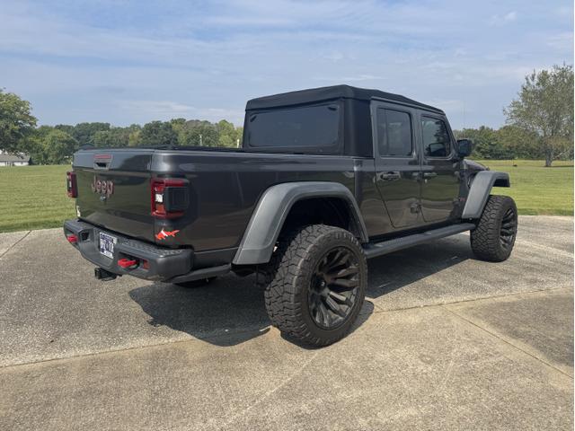 Photo of 2020 Gray Jeep Gladiator