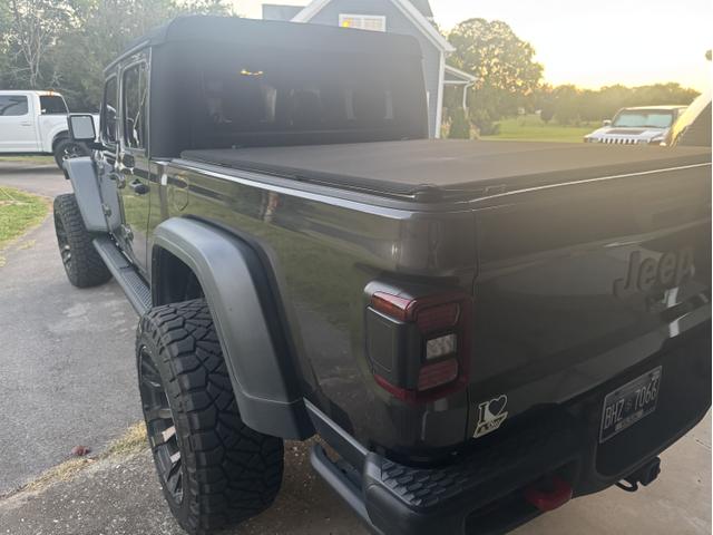 Photo of 2020 Gray Jeep Gladiator