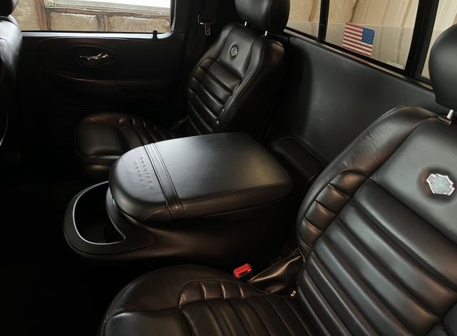Photo of 2001 Black Ford F-150