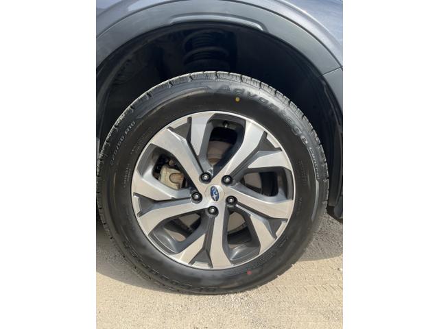 Photo of 2022 Gray Subaru Outback