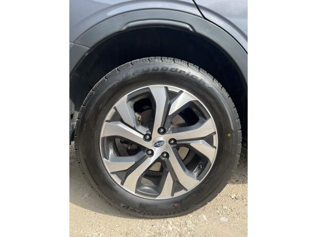 Photo of 2022 Gray Subaru Outback