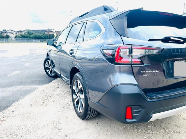 Photo of 2022 Gray Subaru Outback