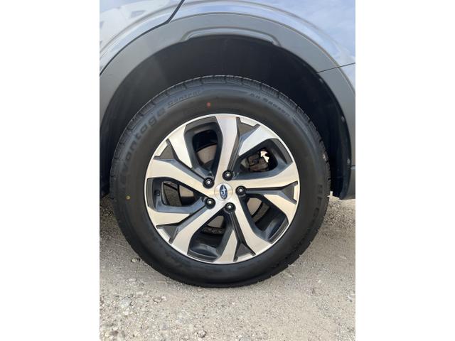 Photo of 2022 Gray Subaru Outback