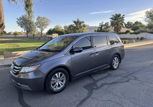 Photo of 2016 Gray Honda Odyssey