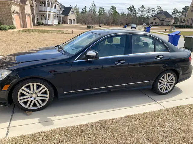 Photo of 2009 Black Mercedes-Benz C-Class