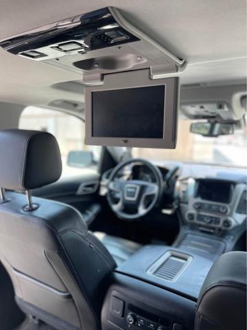 Photo of 2018 White GMC Yukon