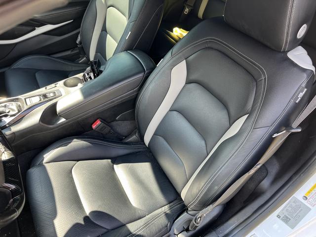 Photo of 2020 White Chevrolet Camaro