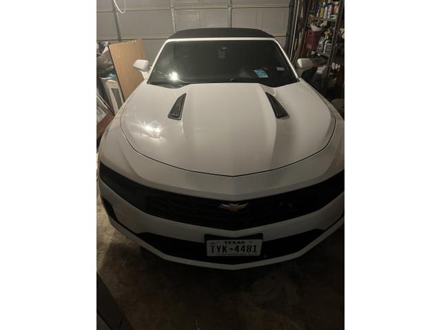 Photo of 2020 White Chevrolet Camaro