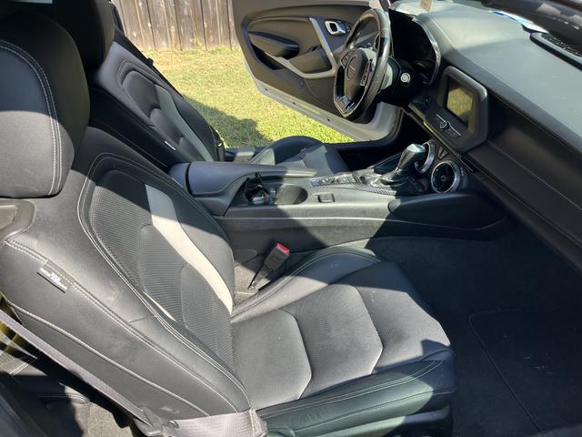 Photo of 2020 White Chevrolet Camaro