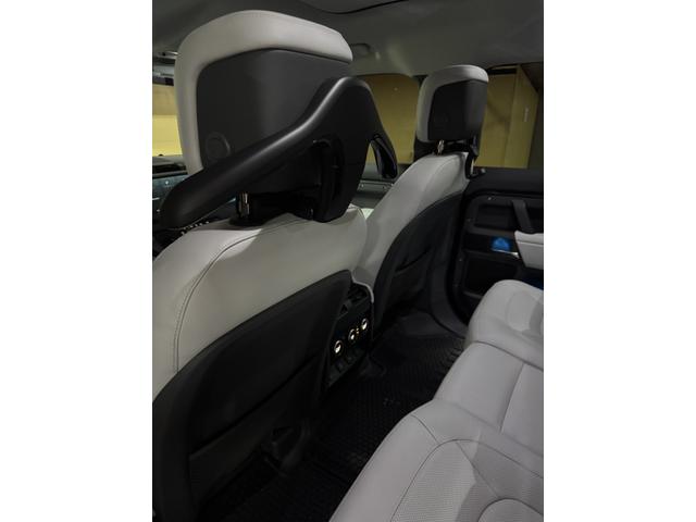 Photo of 2025 Gray Land Rover Defender