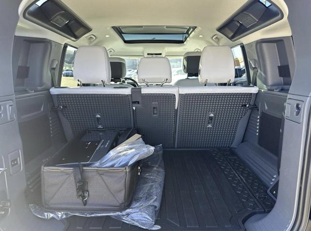 Photo of 2025 Gray Land Rover Defender