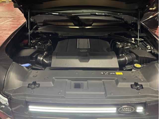 Photo of 2025 Gray Land Rover Defender