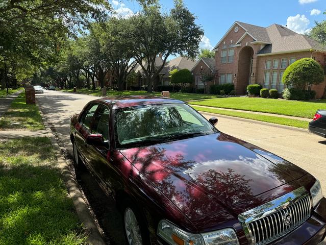 Photo of 2009 Red Mercury Grand Marquis