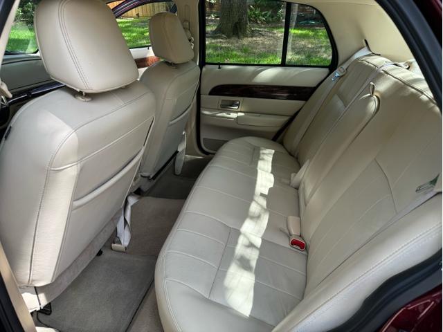 Photo of 2009 Red Mercury Grand Marquis