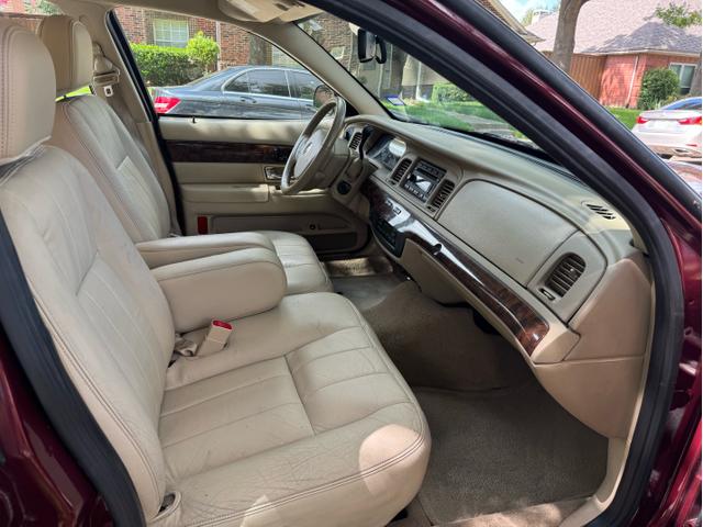 Photo of 2009 Red Mercury Grand Marquis