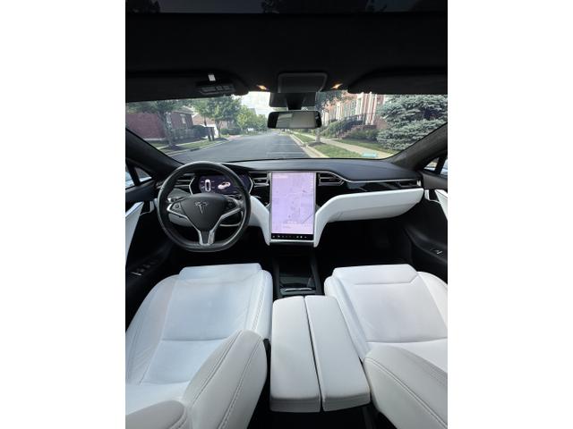 Photo of 2017 White Tesla Model S