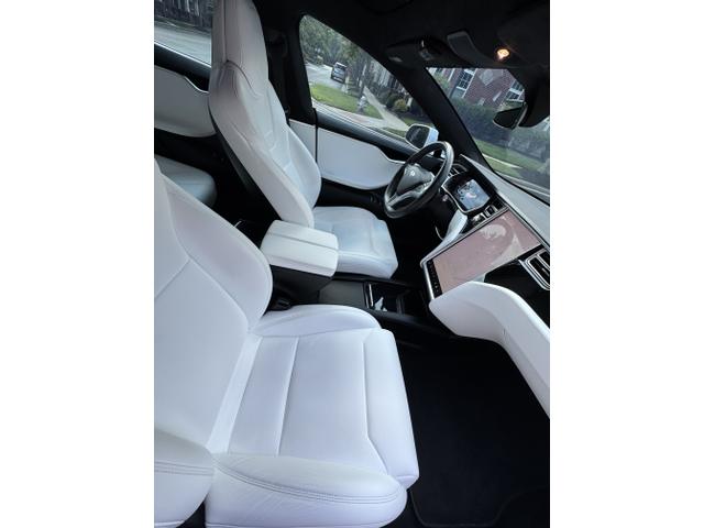 Photo of 2017 White Tesla Model S