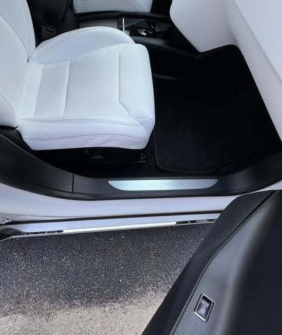Photo of 2017 White Tesla Model S