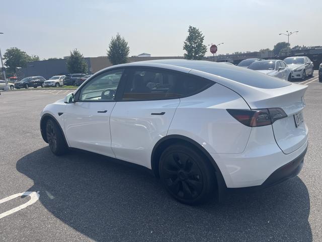 Photo of 2023 White Tesla Model Y