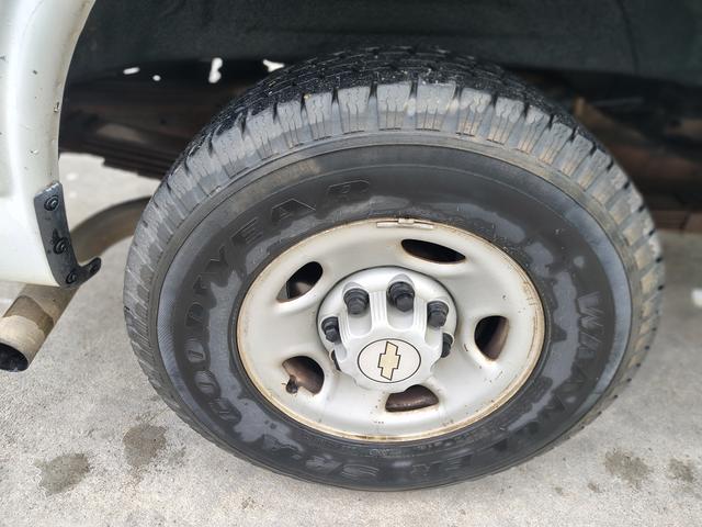 Photo of 2006 White Chevrolet Express 3500
