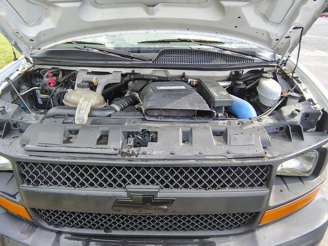 Photo of 2006 White Chevrolet Express 3500