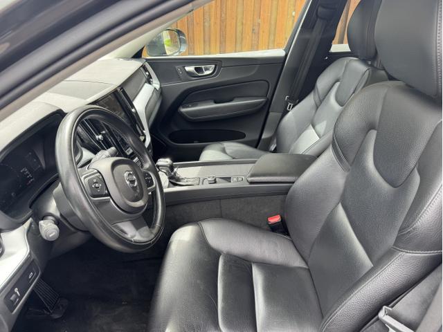 Photo of 2018 Gray Volvo XC60