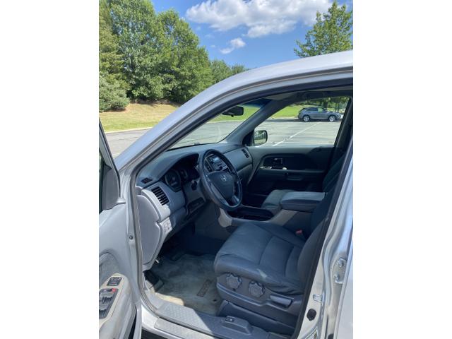 Photo of 2007 Silver Honda Pilot