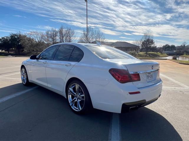 Photo of 2015 White BMW 740